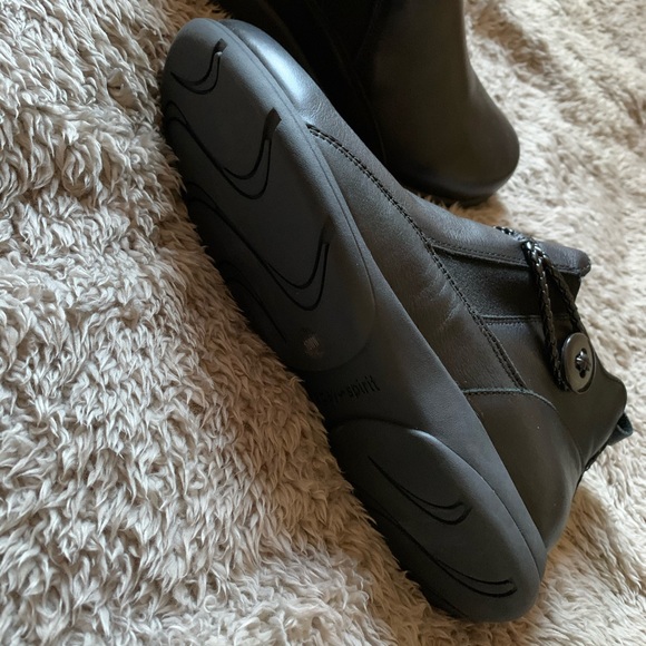 Easy spirit black booties - Picture 6 of 8